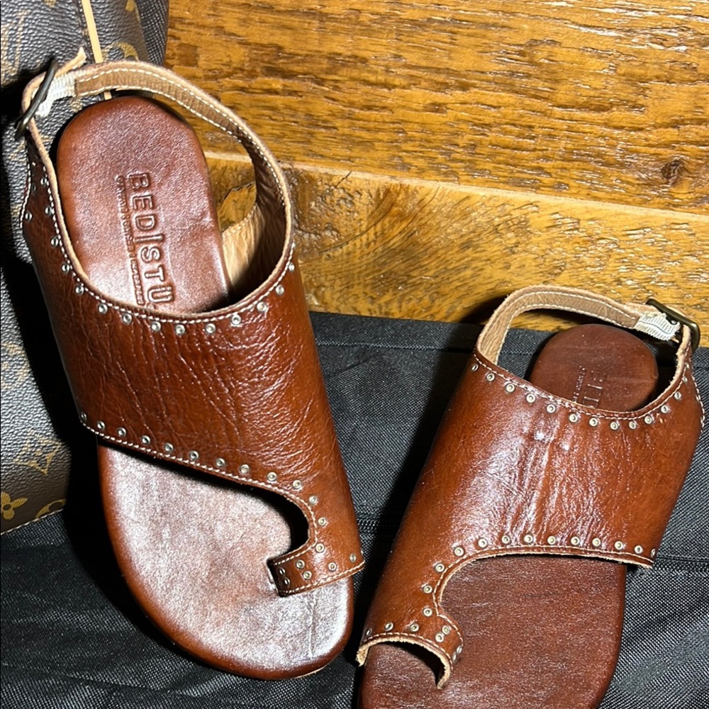 Bed Stu -quality craftsman Brown Leather Sandals size 6.5 unworn